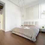 Luxurious N\' Elegant Opera Suite In The Heart Of Budapest
