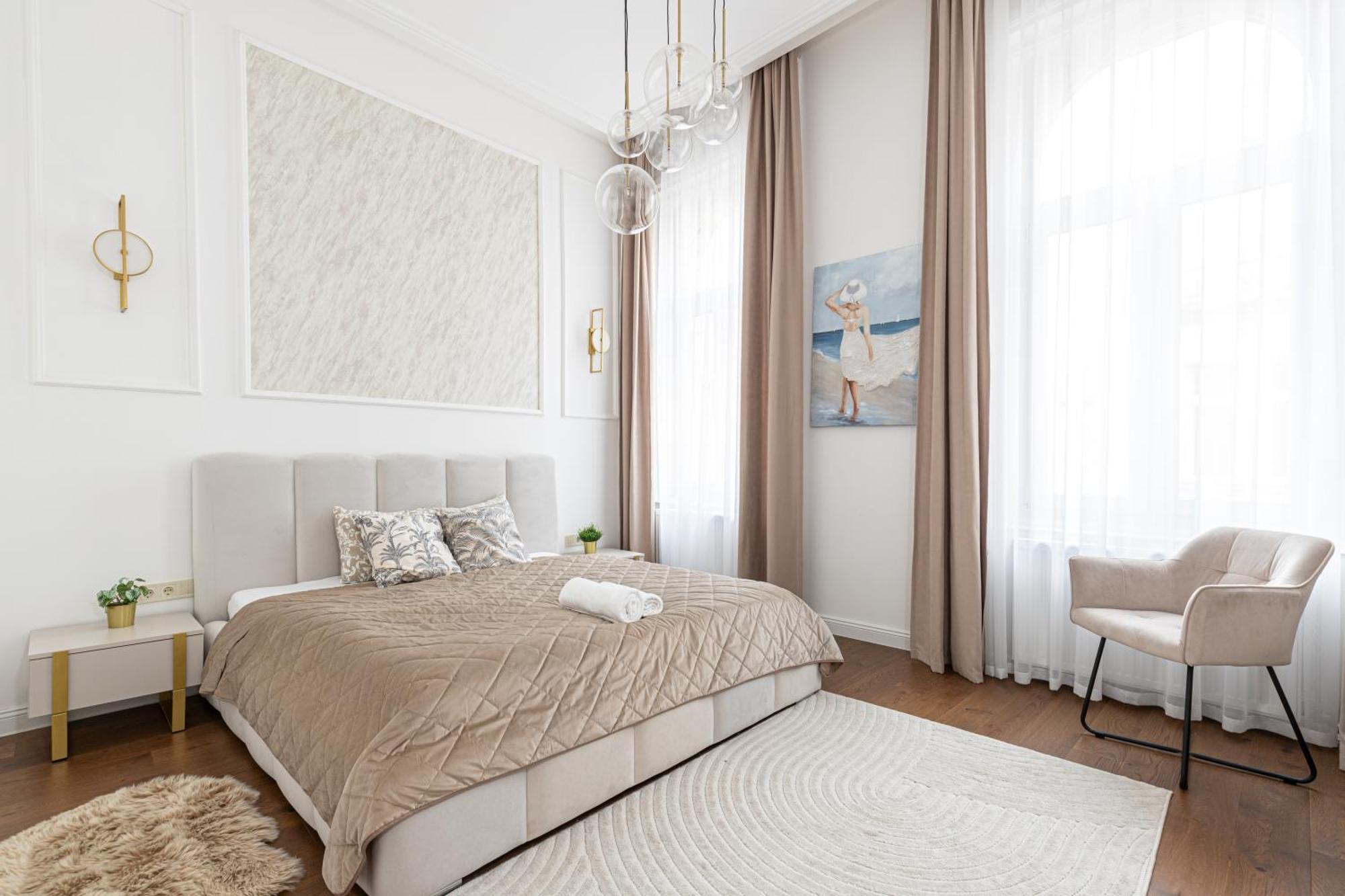Luxurious N' Elegant Opera In The Heart Of *