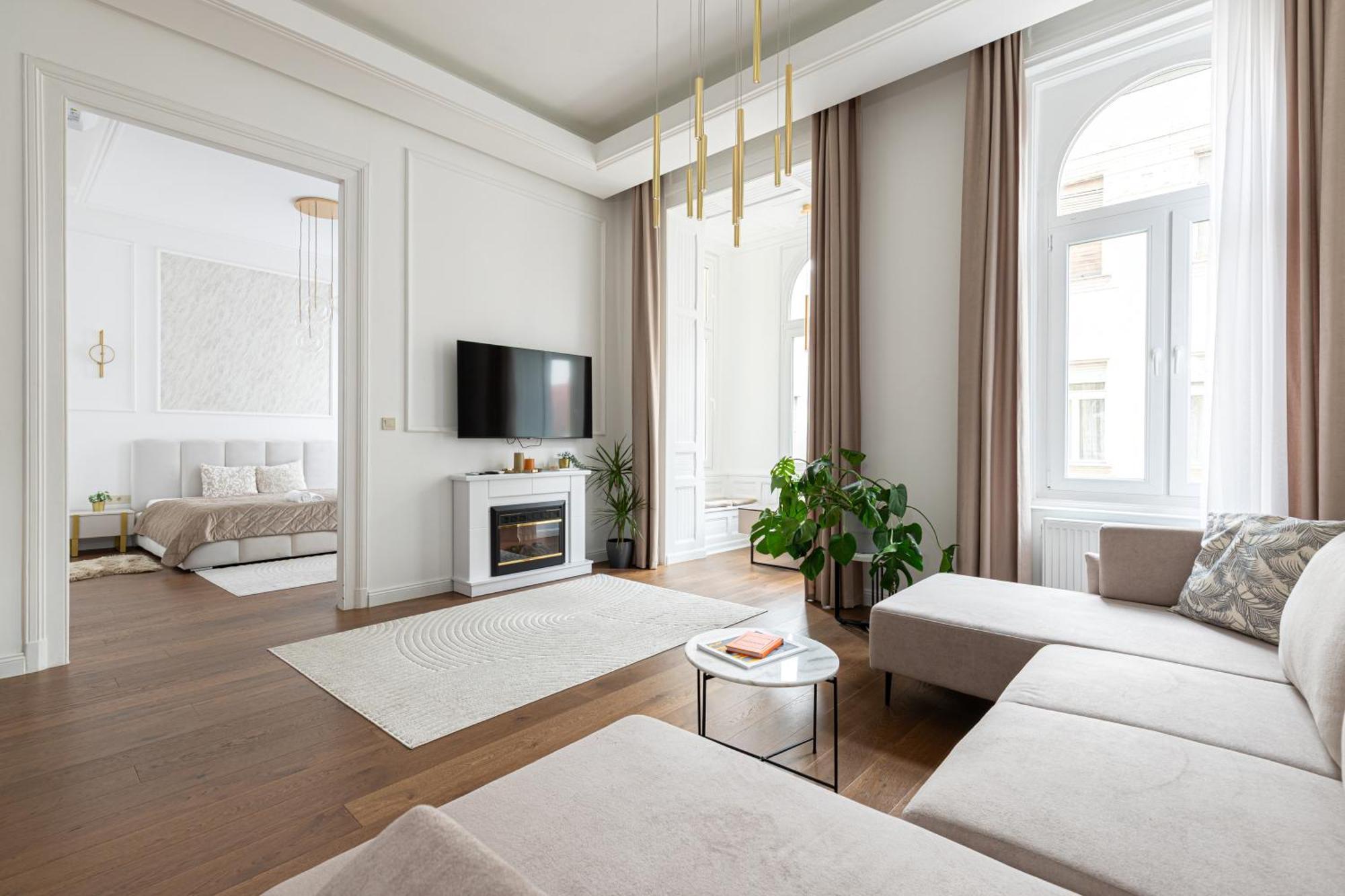 Luxurious N' Elegant Opera In The Heart Of * Boedapest