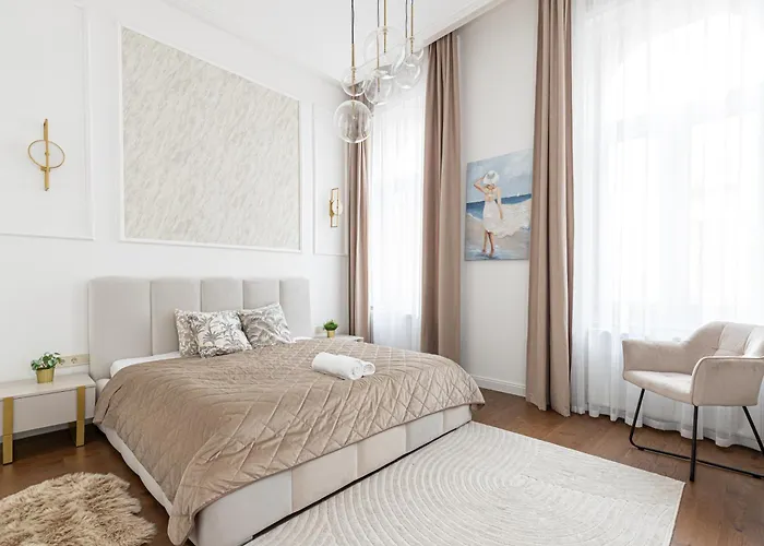 Luxurious N\' Elegant Opera Suite In The Heart Of Budapest